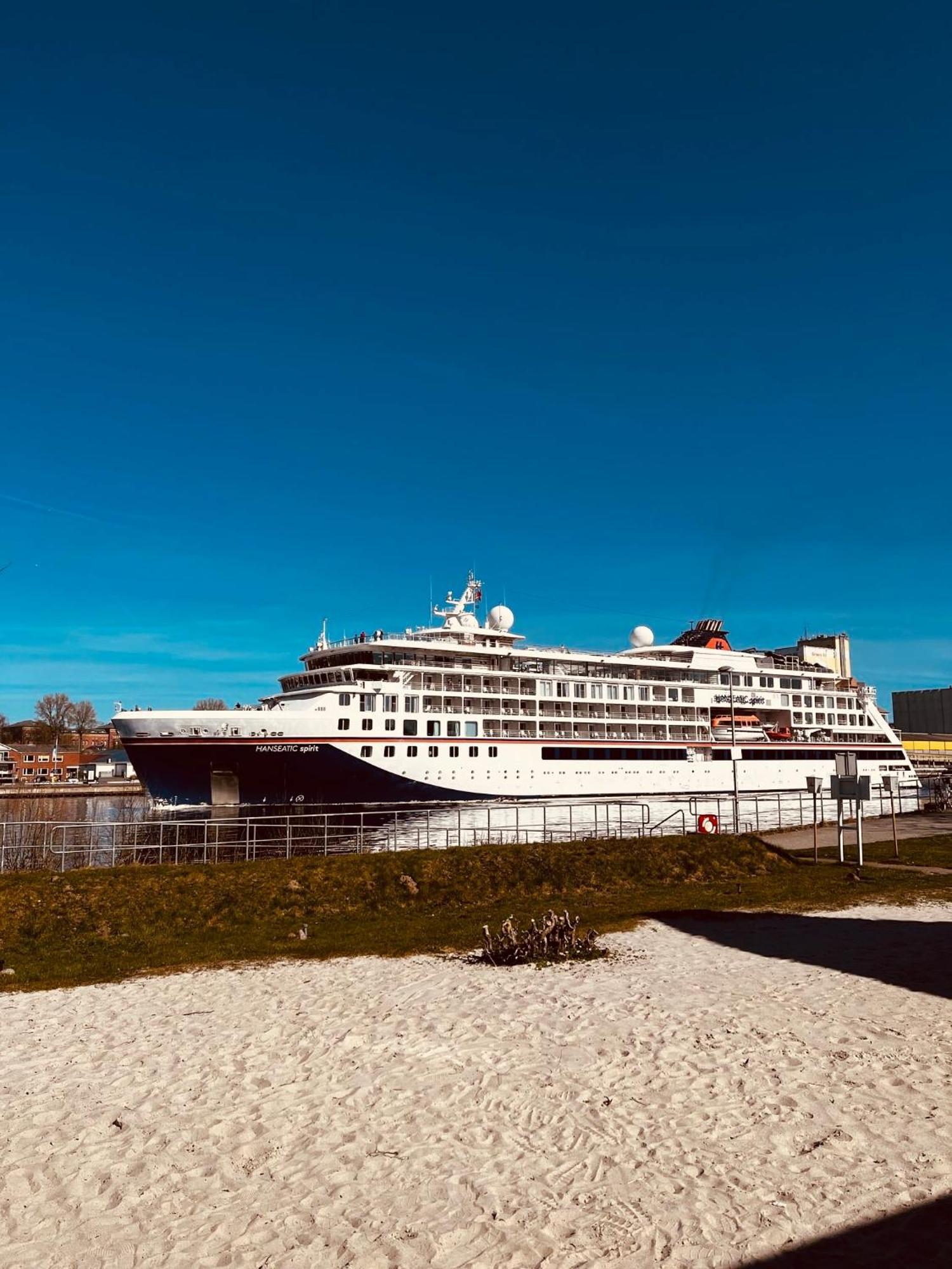 Kanal-Haus "Das Gaestehaus Direkt Am Nok" Osterrönfeld Exterior foto